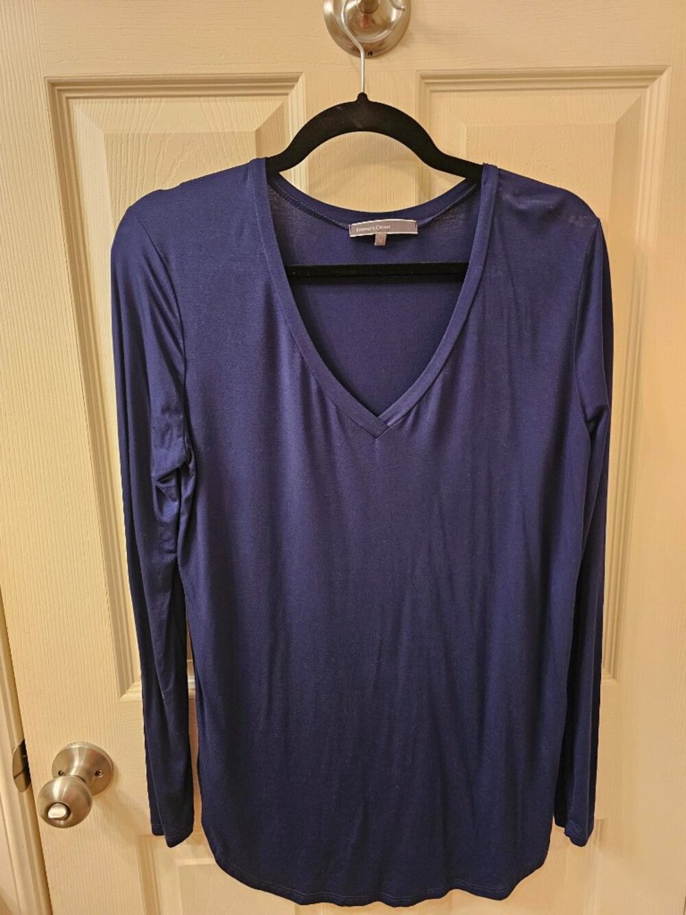 NWOT Emma's Closet Medium Navy Blue V-Neck Blouse
